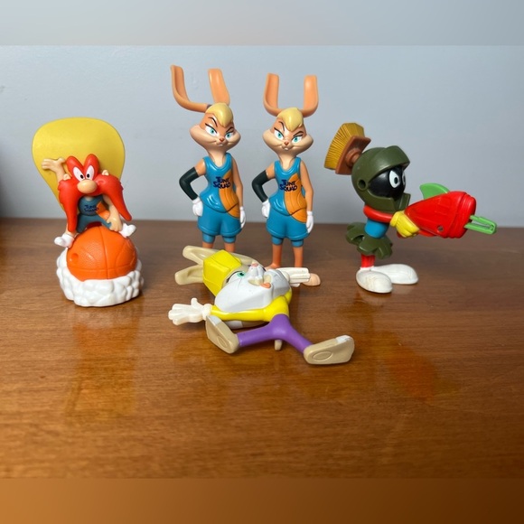 Looney Tunes 2020 McDonald's Happy Meal Collection Toy Figures Lot - Picture 1 of 2